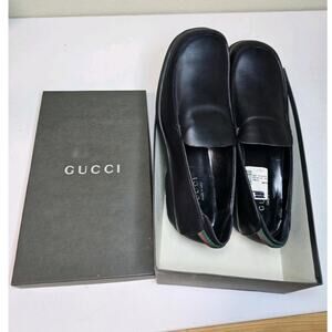 Gucci Black Leather Flats with Green and Red Accents